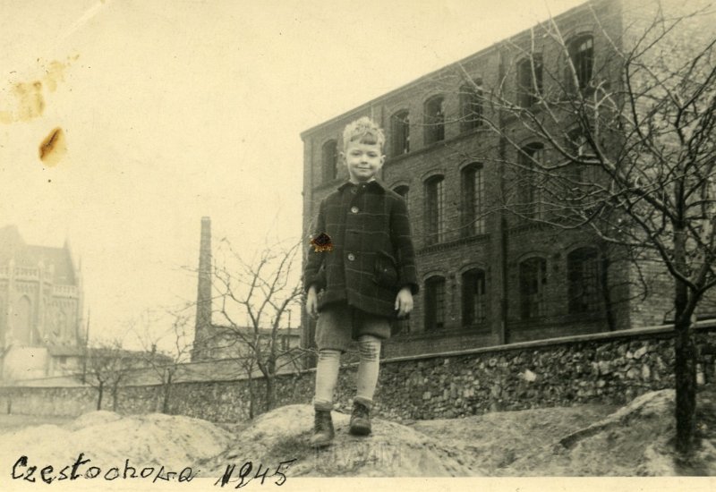 KKE 5012.jpg - Fot. Portret. Leon Troniewski – syn Czesławy Troniewskiej (z domu Strumiłło), Częstochowa, 1945 r.